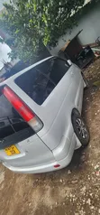 Toyota Noah 2002 White - 1
