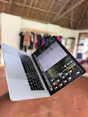 Apple MacBook Pro 2018 15" Intel Core i7 16GB RAM 256GB SSD