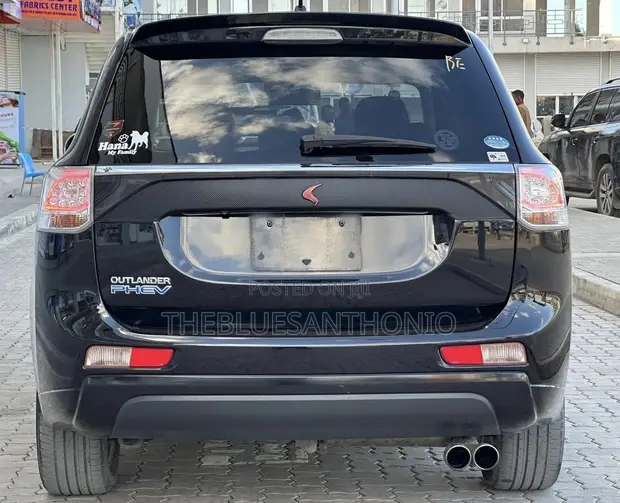 Mitsubishi Outlander 2013 Black - 1