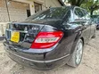Mercedes-Benz C-Class 2010 Nyeusi - 2