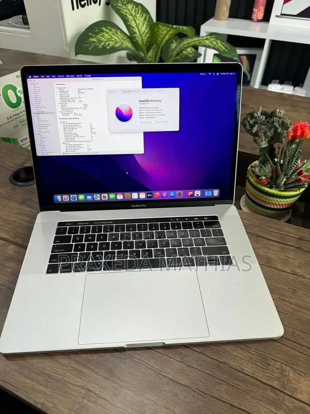 Apple MacBook Pro 2016 16GB RAM, 512GB SSD - 1