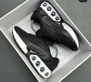 Viat Vya Ngozi vya Nike kwa Wanaume