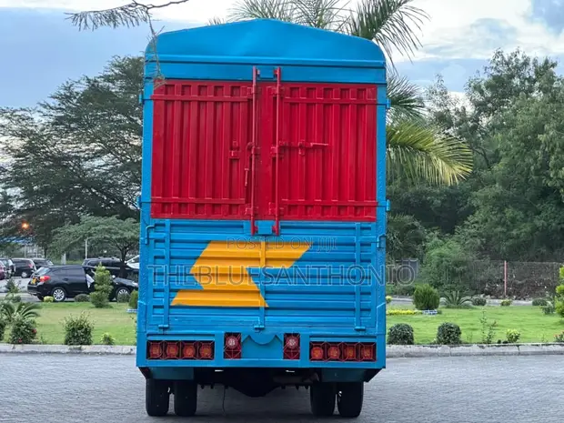 Mitsubishi Canter Lori la Tani 3.5 - 1