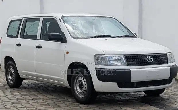 Toyota Probox 2012 White - 1