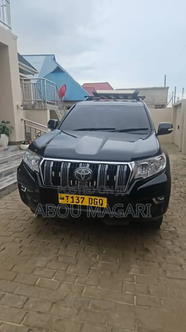 Toyota Land Cruiser Prado 3.0 TD 2012 Nyeusi - 1