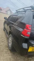 Toyota Land Cruiser Prado 3.0 TD 2012 Nyeusi - 3