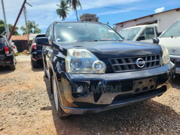 Nissan X-Trail 2.0 Petrol XE 2009 Black - 1