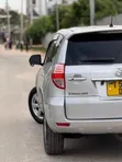 Toyota Vanguard 2010 Silver - 1