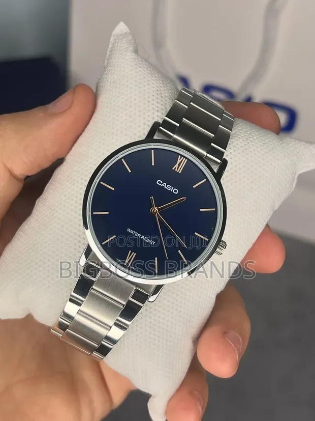 New Casio Round Design Watch - 1