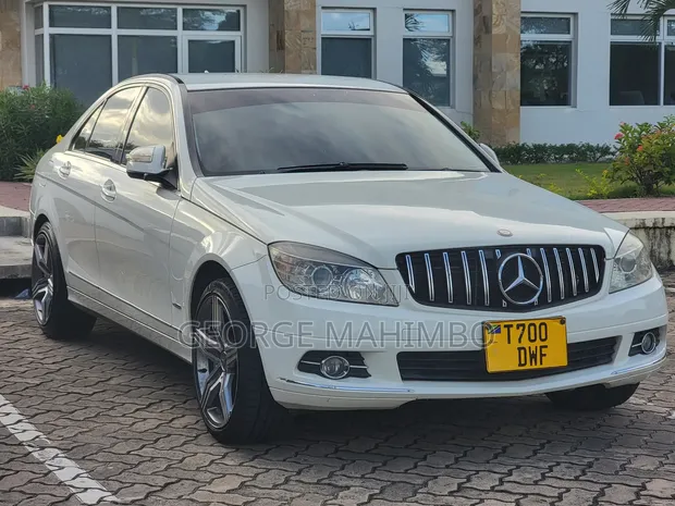 Mercedes-Benz C-Class 2007 White - 1