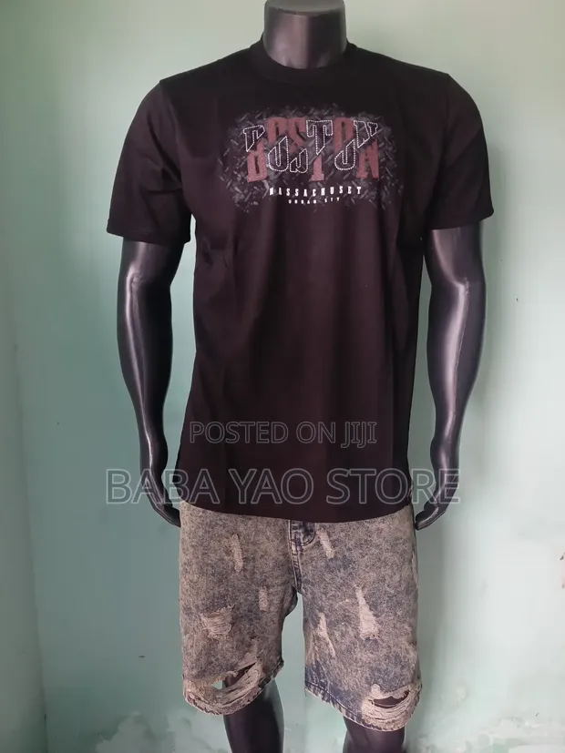 Set ya T-Shirt na Capri Boyfriend Jeans za Wanaume - 1