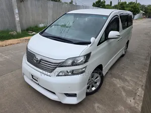 Toyota Vellfire 2009 - Nyeupe