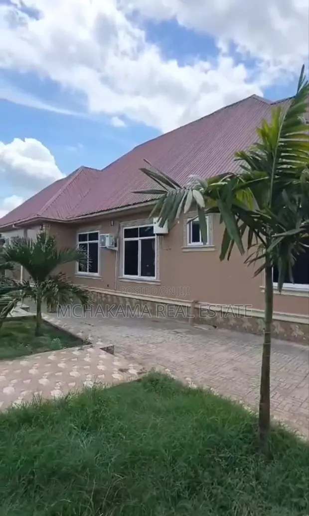 5-Bedroom House for Sale in Chanika Mwisho - 1