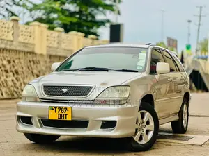 Toyota Harrier 2002 Nyeupe