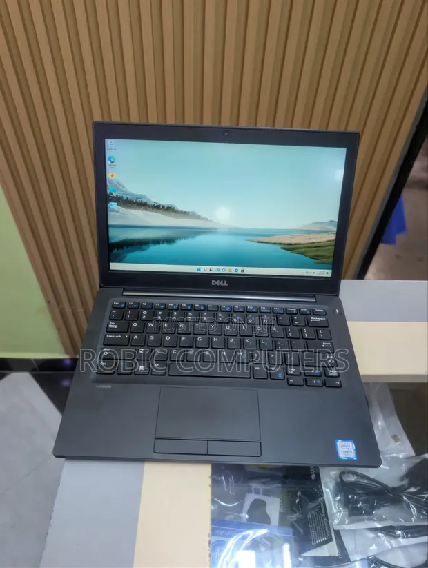 Dell Latitude E7270 Laptop - Intel Core i5, 8GB RAM, 256GB SSD - 1