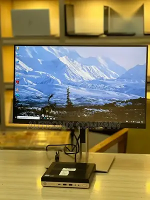 Kompyuta ya HP EliteDesk 800 G3 Desktop na Monitor ya 24"