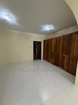 5-Bedroom House for Rent in Ada Estate