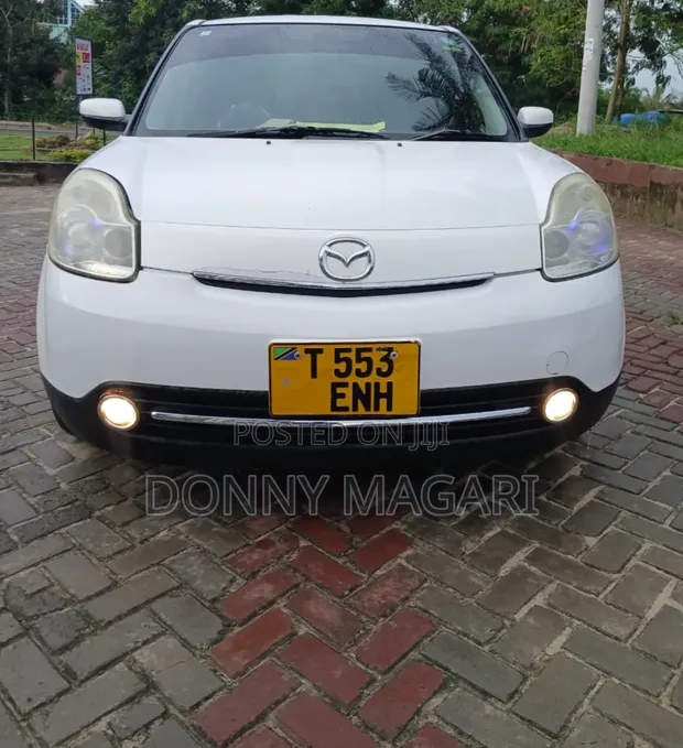 Mazda Verisa 2011 White - 1