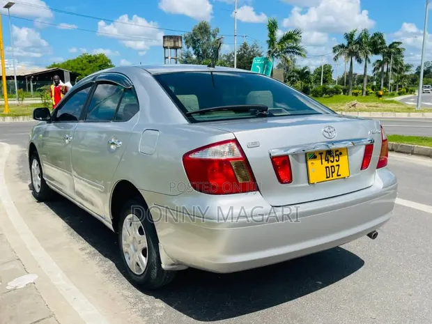 Toyota Premio 2006 Nyeupe - 1