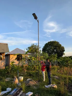 AI Solar Camera & Street Light (3 Lenses, 450W)