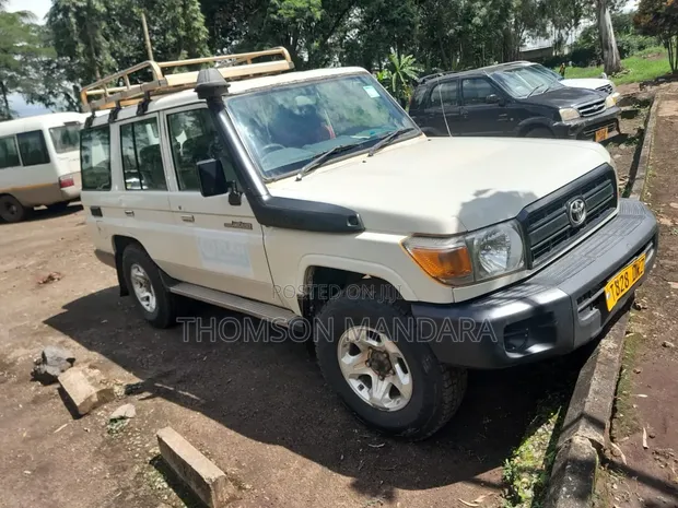 Toyota Land Cruiser 2014 Hardtop LX - 1