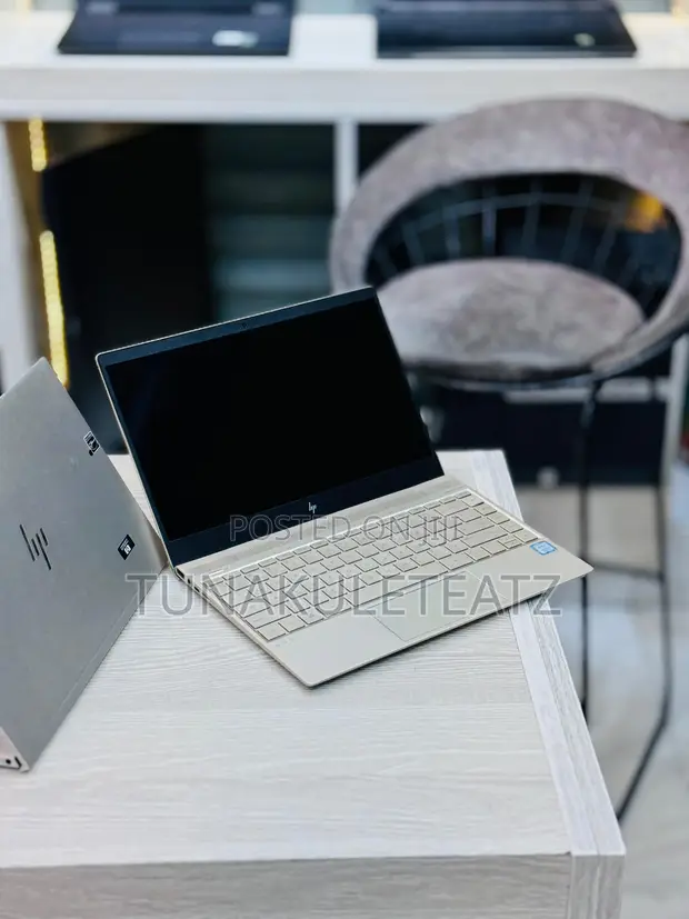 Laptop HP Envy 13 - Core i5, 8GB RAM, 256GB SSD - 1