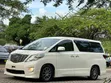 Toyota Alphard 2010 - Pearl White - 5