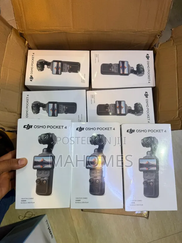 DJI Osmo Pocket 4 Creator Combo - 1