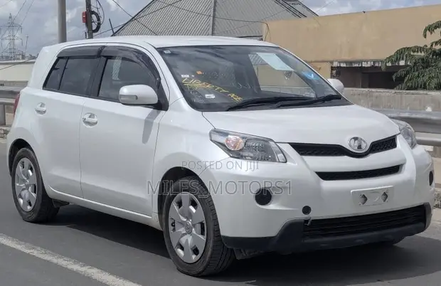 Toyota IST 2008 White - 1