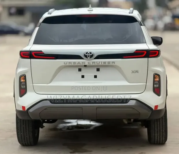 Toyota Urban Cruiser XR 2025 - Off White - 1