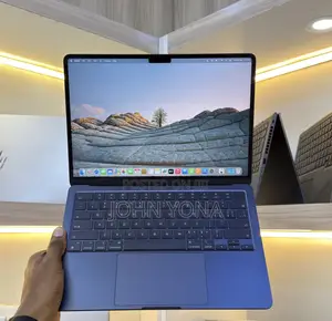 Apple MacBook Air 2022 M2 8GB RAM 256GB SSD