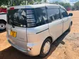 Toyota Sienta 2004 Silver - 3