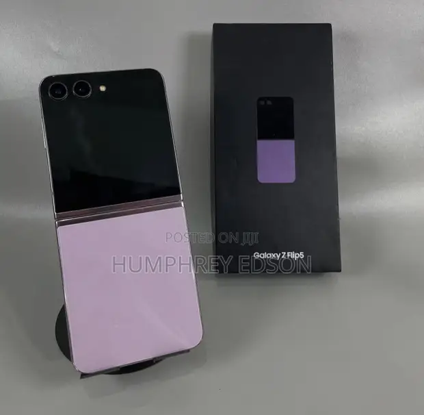New Samsung Galaxy Z Flip5 256GB - 1