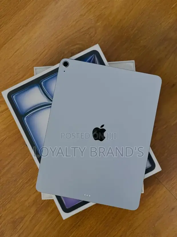 New Apple iPad Air 13 (2025) 128GB - 1