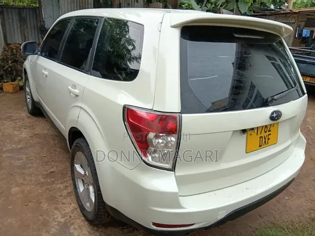 Subaru Forester 2009 White - 1