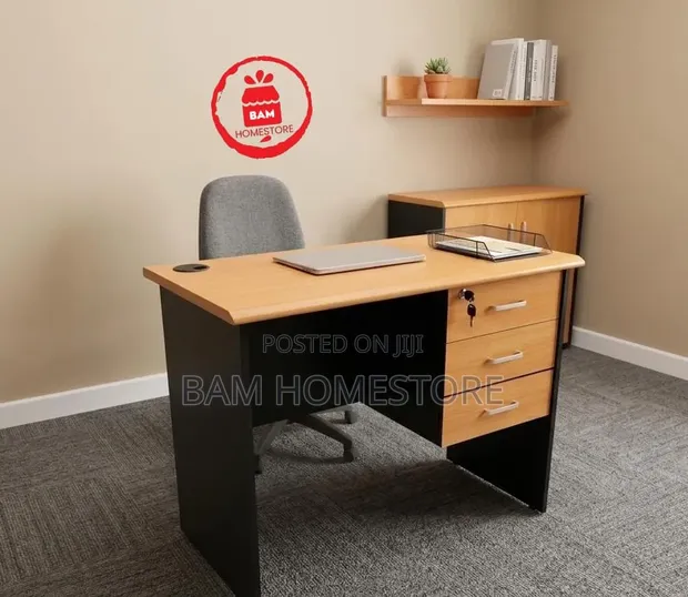 Executive Modern Office Desk with Lockable Drawers / Study Table (90cm) - 1