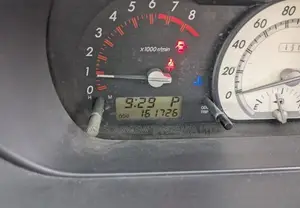 Toyota IST 2005 Nyeupe