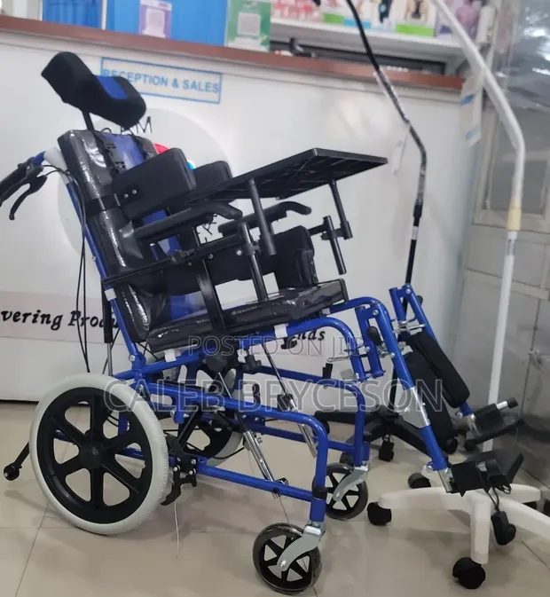 Meza ya Kuinamisha na Kurekebisha Urefu kwa Ajili ya Wheelchair - 1
