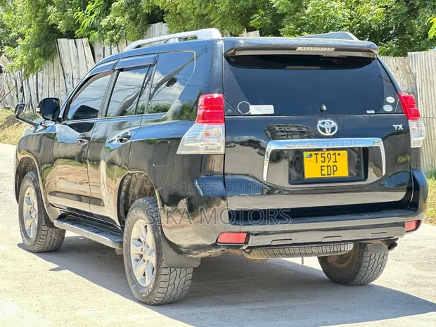 Toyota Land Cruiser Prado 2004 Nyeusi - 1