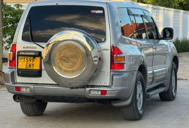 Mitsubishi Pajero 2008 Nyeupe - 1