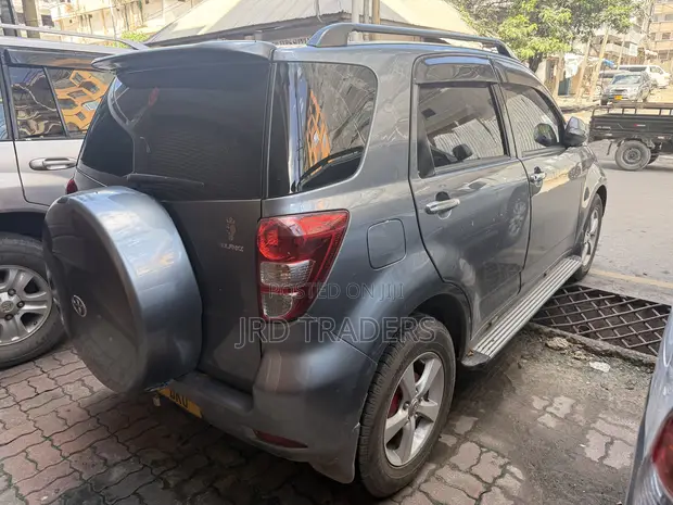 Toyota Rush 1.5 RWD 2006 Kijivu - 1