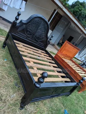 Used Solid Wood Bed 5/6 - Little Use