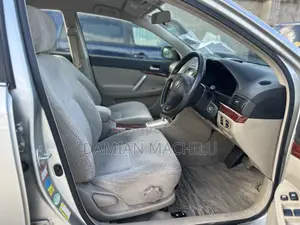 Toyota Premio 2004 Nyeupe