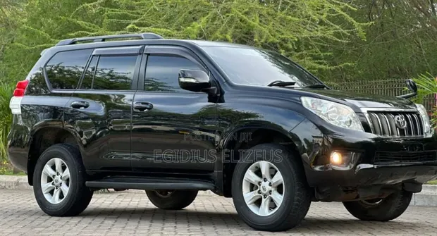 Toyota Land Cruiser Prado 2011 Black - 1