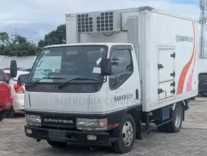 Mitsubishi Canter Refrigerator Truck (1998)