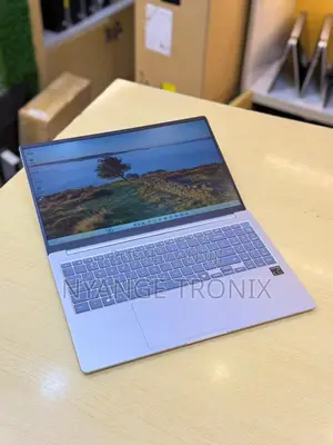 Samsung Galaxy Book4 Edge 16GB RAM 512GB SSD Qualcomm Snapdragon X Plus