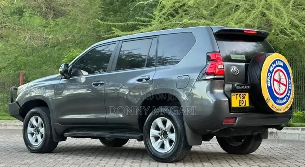 Toyota Land Cruiser Prado 2016 Gray - 1