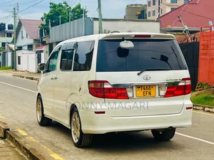 Toyota Alphard 2005