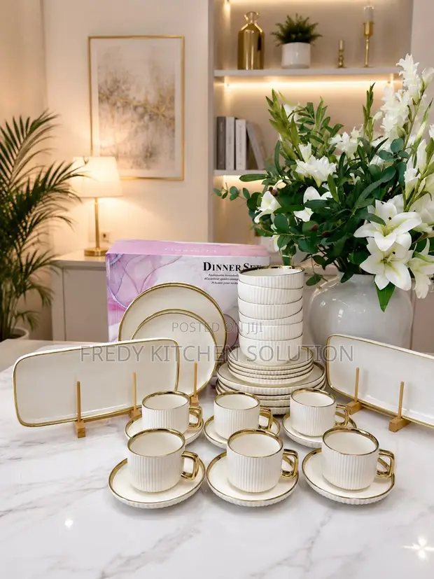 32-Piece Dinner Set with Golden Glow - 1