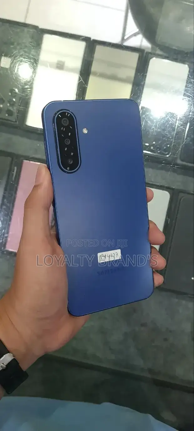 New Samsung Galaxy A17 5G 256GB Blue - 1